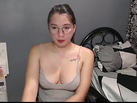 Snapshot of XxBigcumxX chatting on December 2025 03:55:01 AM XxBigcumxX online show from December 2025 03:55:01 AM