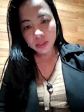 Snapshot of tulipsexy chatting on February 2026 06:43:02 AM tulipsexy online show from February 2026 06:43:02 AM