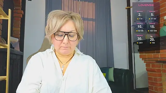 Marta Wils online show from November 2025 03:23:01 AM