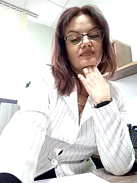 ValeriaLove43211 online show from November 2025 09:31:01 AM