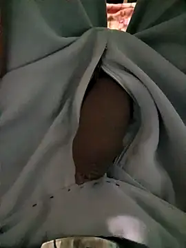 Snapshot of Swati335 chatting on December 2025 05:57:02 AM Swati335 online show from December 2025 05:57:02 AM