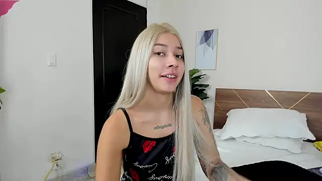 SofiaClarkson online show from September 2025 12:50:02 PM