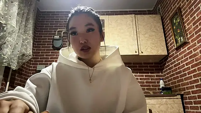 EmmaLeexth online show from November 2025 01:10:01 PM