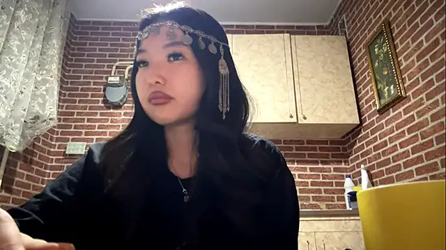 EmmaLeexth online show from February 2026 04:58:02 PM