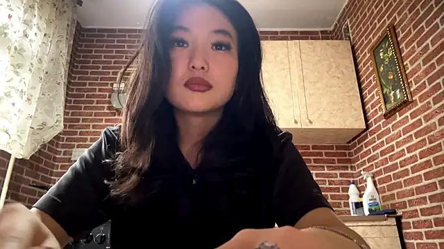 Snapshot of EmmaLeexth chatting on March 2026 10:08:01 AM EmmaLeexth online show from March 2026 10:08:01 AM