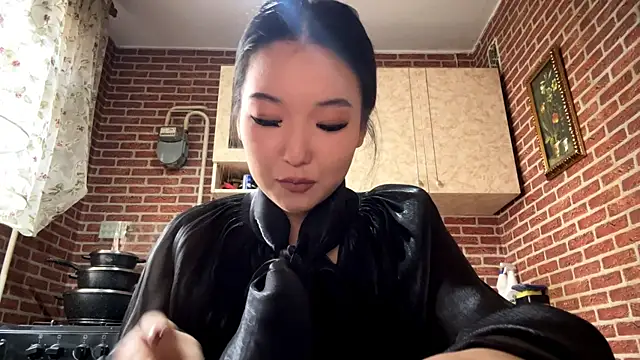 Snapshot of EmmaLeexth chatting on March 2026 11:37:02 AM EmmaLeexth online show from March 2026 11:37:02 AM