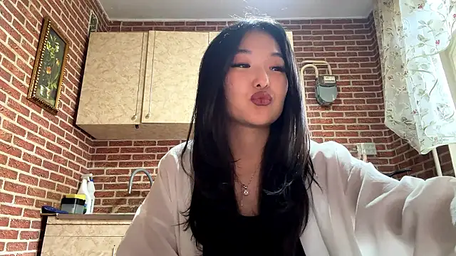 Snapshot of EmmaLeexth chatting on March 2026 11:26:01 AM EmmaLeexth online show from March 2026 11:26:01 AM