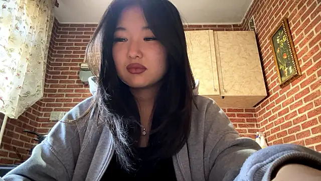 Snapshot of EmmaLeexth chatting on March 2026 10:21:02 AM EmmaLeexth online show from March 2026 10:21:02 AM