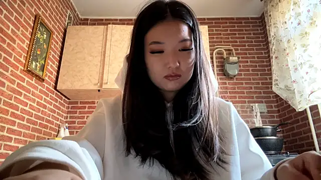 Snapshot of EmmaLeexth chatting on March 2026 10:21:02 AM EmmaLeexth online show from March 2026 10:21:02 AM