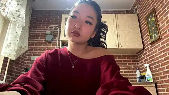 Snapshot of EmmaLeexth chatting on April 2026 11:08:01 AM EmmaLeexth online show from April 2026 11:08:01 AM