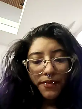 Snapshot of SabrinaV_ chatting on April 2026 03:00:01 AM SabrinaV online show from April 2026 03:00:01 AM