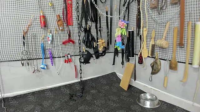 Snapshot of BDSM_MEDUZA chatting on April 2026 03:11:01 AM BDSM MEDUZA online show from April 2026 03:11:01 AM