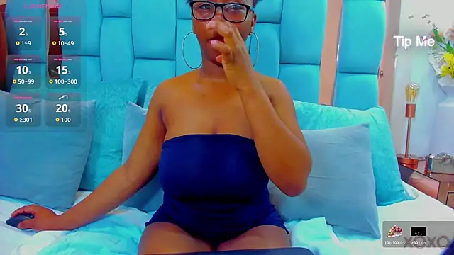 Snapshot of hazellanee chatting on April 2026 12:02:01 AM hazellanee online show from April 2026 12:02:01 AM