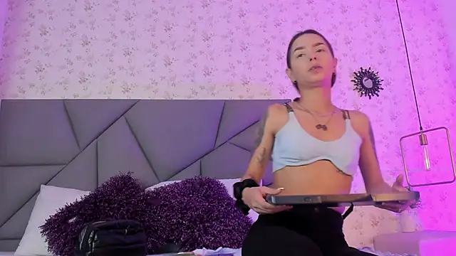 meganandtylerr19 online show from November 2025 12:13:01 PM