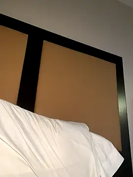 QUEENCALIMOD online show from October 2025 05:11:02 AM