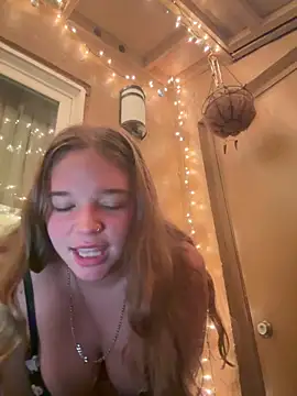 Snapshot of blondefun3818 chatting on October 2025 03:21:02 AM blondefun3818 online show from October 2025 03:21:02 AM