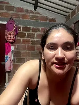 lunasexyhot18 online show from September 2025 05:15:02 PM