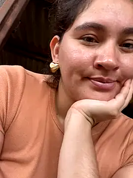 lunasexyhot18 online show from October 2025 05:25:02 PM