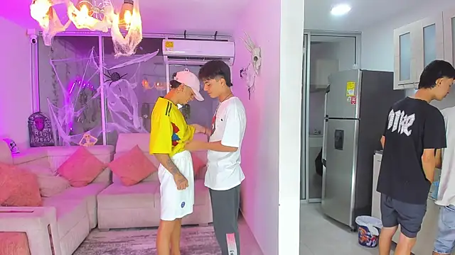 Snapshot of Houseofwarrios chatting on October 2025 05:24:01 AM Houseofwarrios online show from October 2025 05:24:01 AM