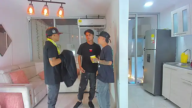 Snapshot of Houseofwarrios chatting on November 2025 05:40:02 AM Houseofwarrios online show from November 2025 05:40:02 AM