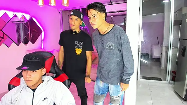 Snapshot of Houseofwarrios chatting on November 2025 05:28:02 AM Houseofwarrios online show from November 2025 05:28:02 AM