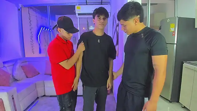 Snapshot of Houseofwarrios chatting on December 2025 05:35:01 AM Houseofwarrios online show from December 2025 05:35:01 AM