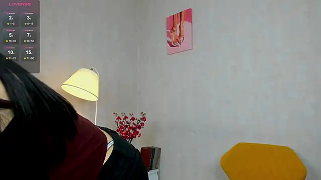 Snapshot of _DarknessQueen chatting on October 2025 12:47:01 PM DarknessQueen online show from October 2025 12:47:01 PM