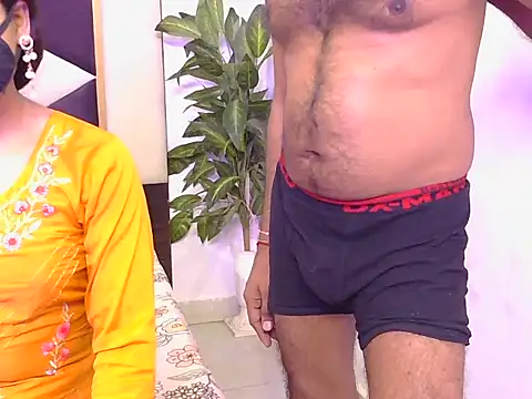 Snapshot of Lovelyy-couple chatting on October 2025 06:39:02 PM Lovelyy-couple online show from October 2025 06:39:02 PM