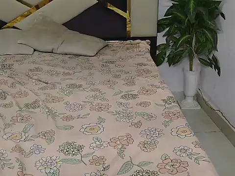 Snapshot of Lovelyy-couple chatting on November 2025 12:15:02 PM Lovelyy-couple online show from November 2025 12:15:02 PM