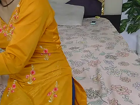 Snapshot of Lovelyy-couple chatting on November 2025 10:56:02 AM Lovelyy-couple online show from November 2025 10:56:02 AM