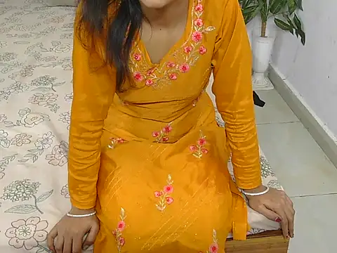 Snapshot of Lovelyy-couple chatting on November 2025 12:27:01 PM Lovelyy-couple online show from November 2025 12:27:01 PM