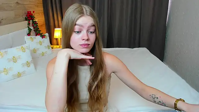 Snapshot of Alisa_Glamour chatting on September 2025 12:09:01 PM Alisa Glamour online show from September 2025 12:09:01 PM