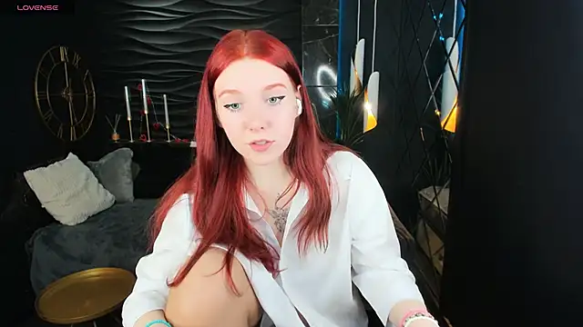 Snapshot of Layla_Glam chatting on April 2026 01:20:01 PM Layla Glam online show from April 2026 01:20:01 PM