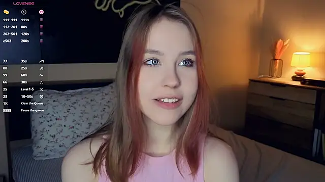 Snapshot of MaliaBourraine chatting on December 2025 07:02:02 AM MaliaBourraine online show from December 2025 07:02:02 AM