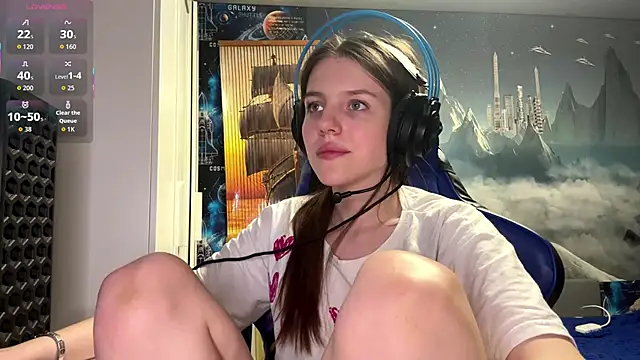 Elira Breeze online show from February 2026 05:41:01 PM