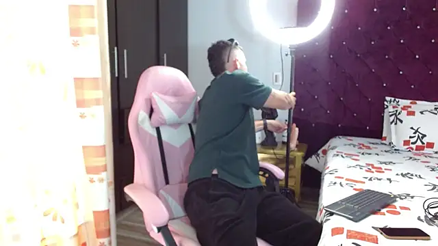 BooyHott  online show from November 2025 06:51:02 PM