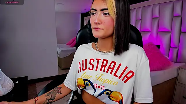 Snapshot of LuisaJonnes_ chatting on November 2025 05:35:01 PM LuisaJonnes online show from November 2025 05:35:01 PM