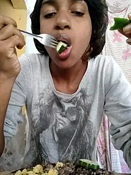 Barbiefox24 online show from October 2025 06:59:01 PM