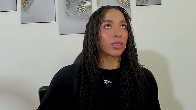 Snapshot of KAYLA_BATISTA_ chatting on April 2026 06:30:02 PM KAYLA BATISTA online show from April 2026 06:30:02 PM