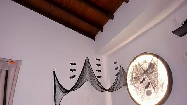 Snapshot of Isabella-Rosssi chatting on October 2025 05:02:02 PM Isabella-Rosssi online show from October 2025 05:02:02 PM