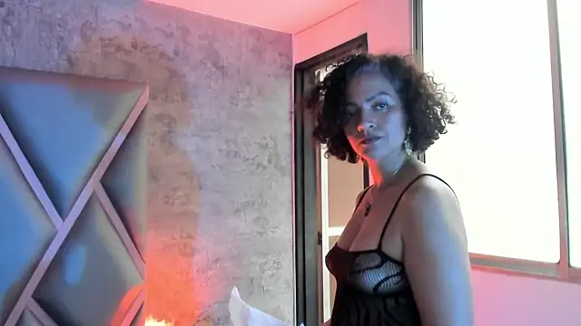 Snapshot of Isabella-Rosssi chatting on November 2025 04:51:01 PM Isabella-Rosssi online show from November 2025 04:51:01 PM