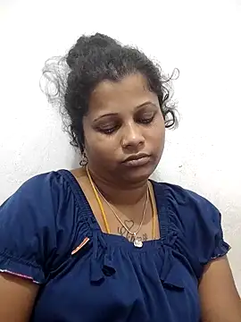 sweetqueen143 online show from March 2026 07:14:01 PM