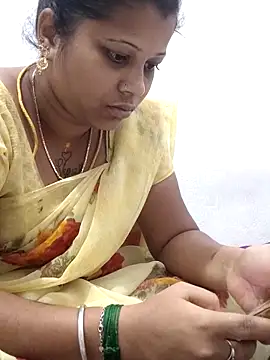 sweetqueen143 online show from April 2026 04:21:02 AM