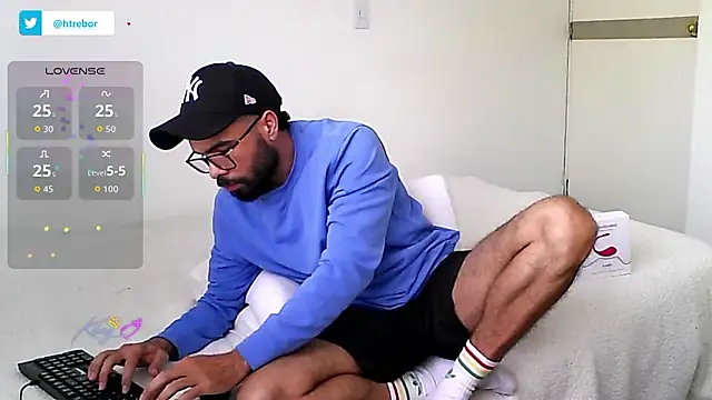 htrebor87 online show from February 2026 06:59:02 PM