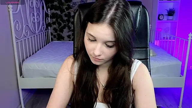 Snapshot of Daniels_Beth chatting on September 2025 04:21:01 PM Daniels Beth online show from September 2025 04:21:01 PM