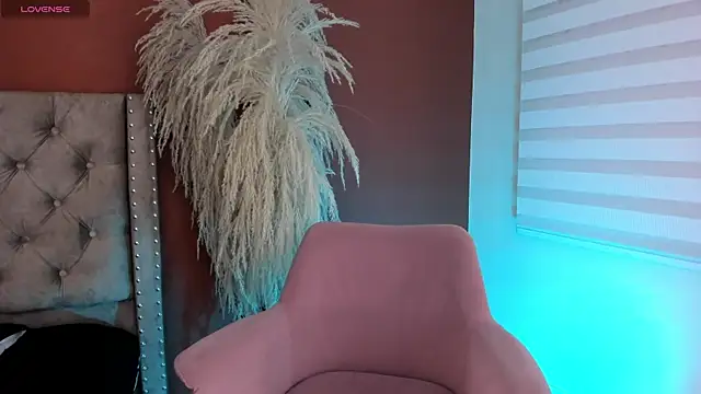 Snapshot of angela_fiory chatting on December 2025 08:27:01 PM angela fiory online show from December 2025 08:27:01 PM