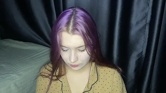 Snapshot of Elvira8cute chatting on October 2025 04:06:02 PM Elvira8cute online show from October 2025 04:06:02 PM