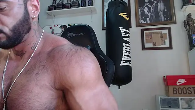 Snapshot of henryhadesflirt chatting on April 2026 11:40:01 AM henryhadesflirt online show from April 2026 11:40:01 AM