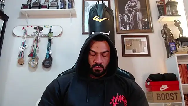 Snapshot of henryhadesflirt chatting on April 2026 10:04:02 AM henryhadesflirt online show from April 2026 10:04:02 AM