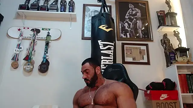 Snapshot of henryhadesflirt chatting on April 2026 10:43:02 PM henryhadesflirt online show from April 2026 10:43:02 PM